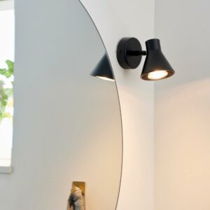 Eik Vegglampe
